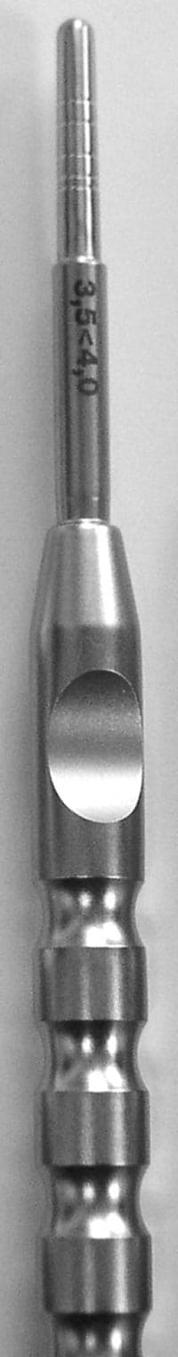 A. Titan Osteotome, Convex Straight, 3.5 mm / 4.0 mm, 320.04 - Osteotome Convex Straight - Image 1