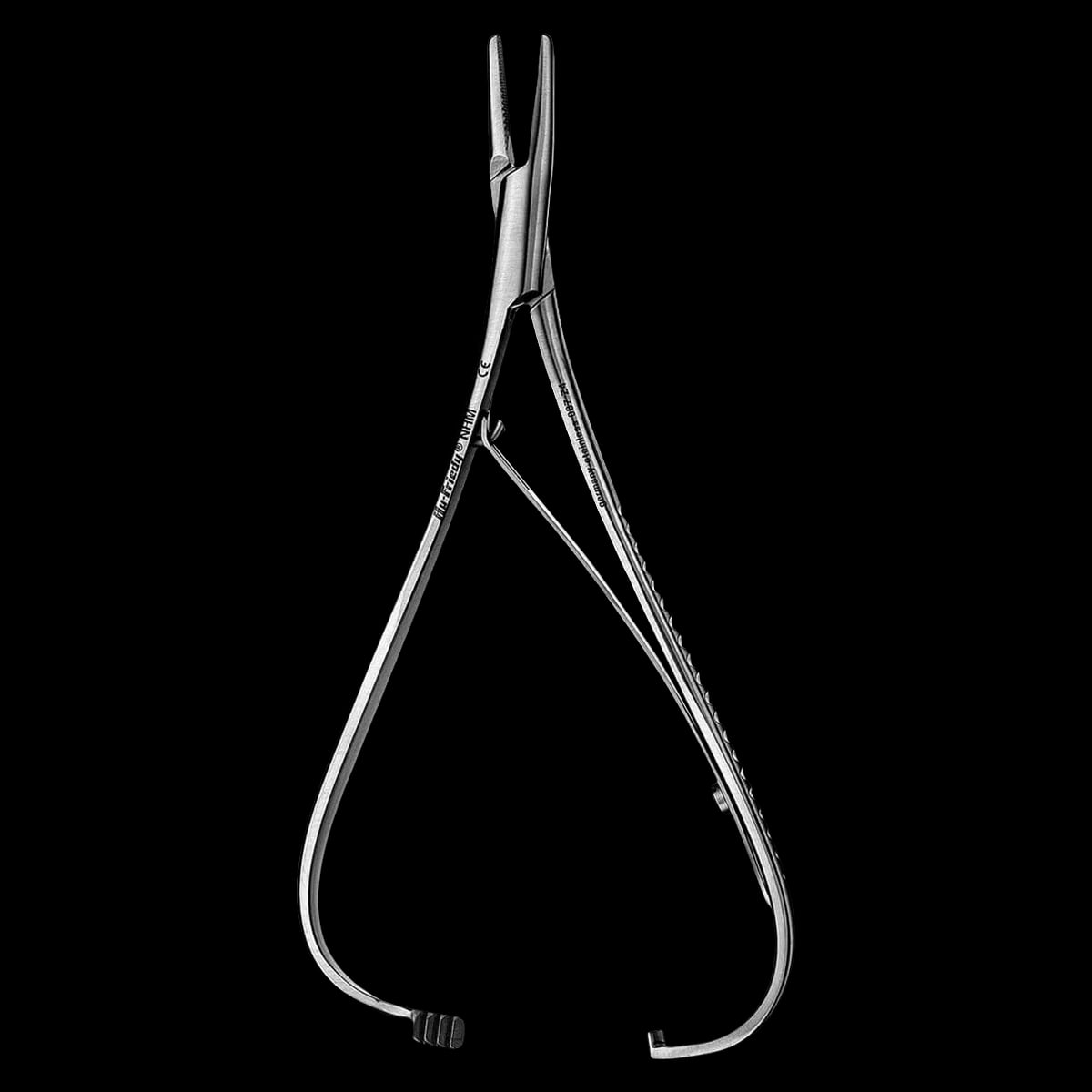 Hu-Friedy Mathieu Needle Holder, 14 cm (5.5"), Serrated Tungsten Carbide Tips, NHM